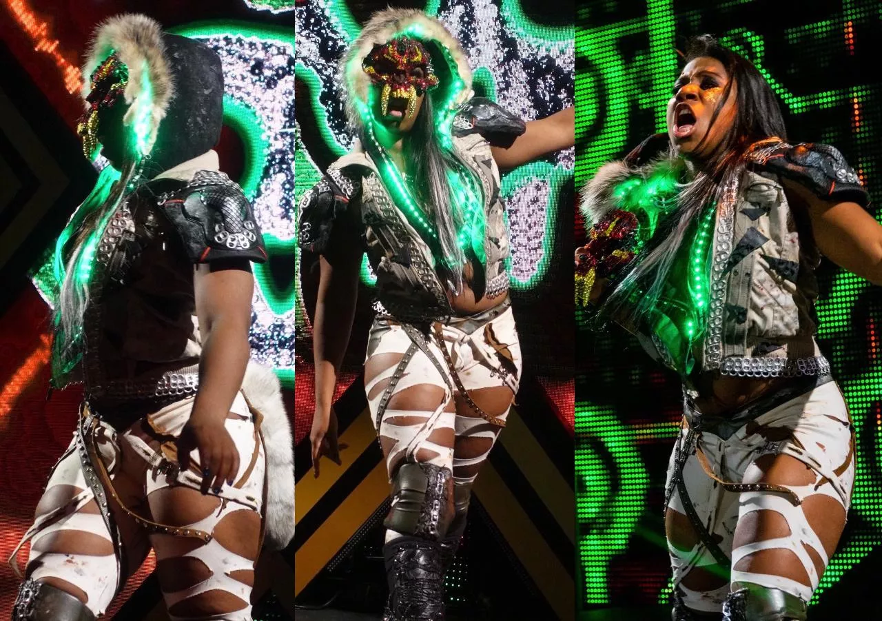 Ember’s thicc thighs