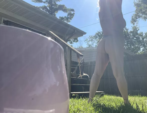 Enjoying some Friday rays before work 😍☕️😘