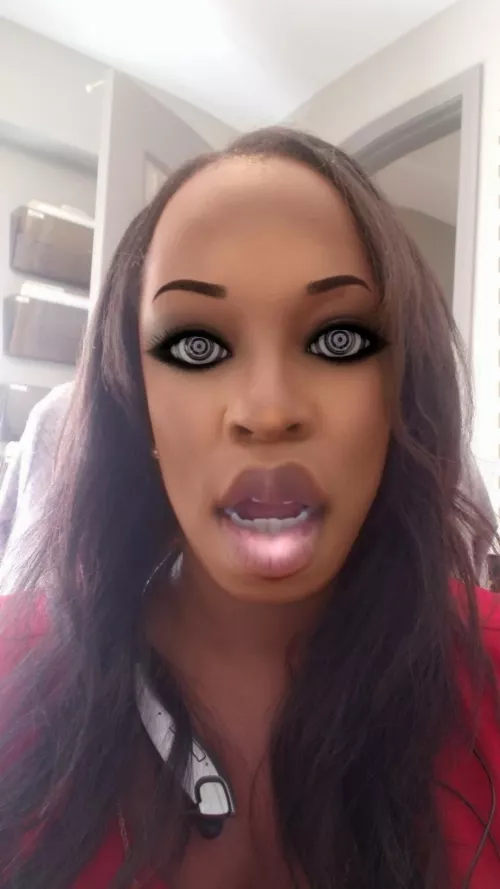 Even in the middle of the day at work I am a fat lipped slave for Master's spiral.