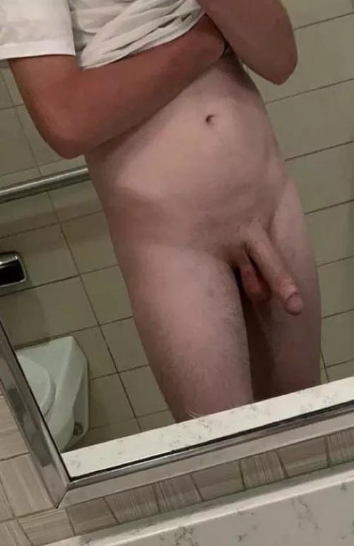 Experienced college bull that has been in the lifestyle for 2 years! Open to lots of situations! 6’3 185lbs 8.75inch. Pm open for anyone thats interested Experienced college bull that has been in the lifestyle for 2 years! Open to lots of situations! 6’3 185lbs 8.75inch. Pm open for anyone thats interested