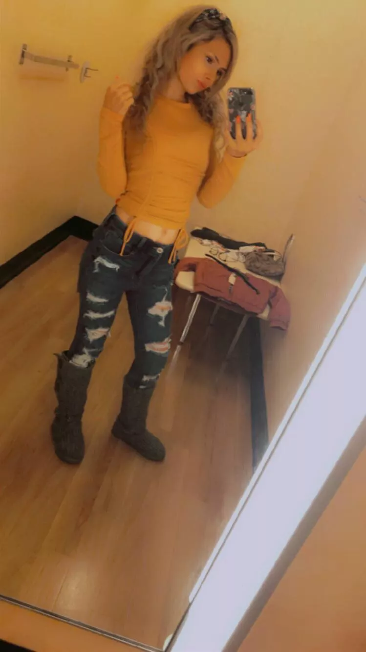 F 25. Mom of two