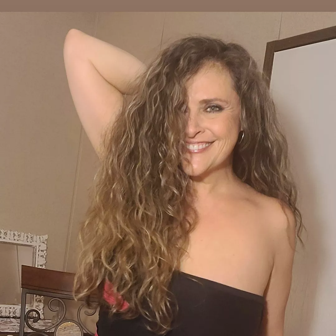 F (48)