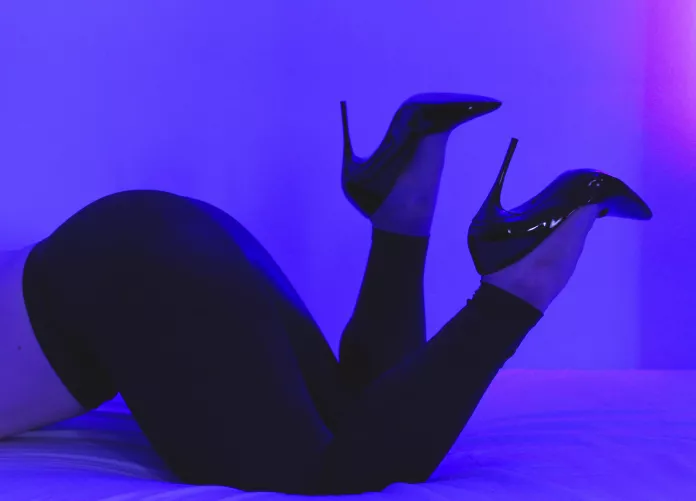 [F] Ass up face down in my black stilettos 🖤