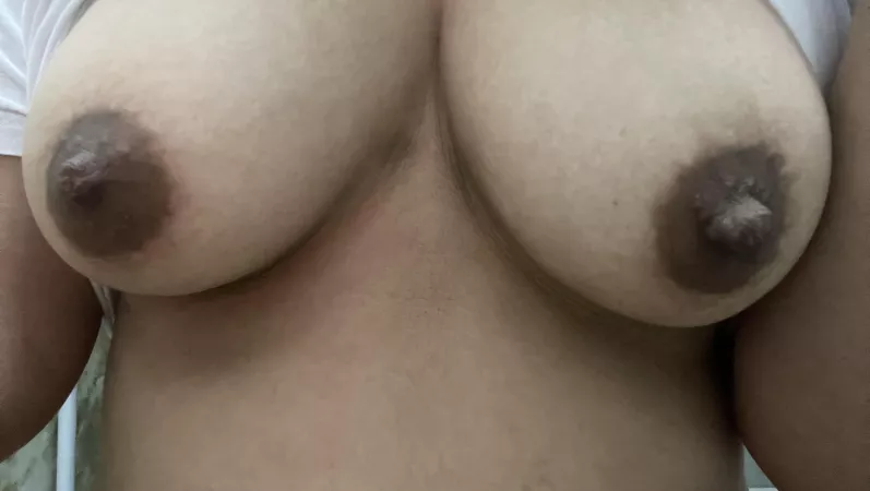 (F) hope someone can make my night better😉