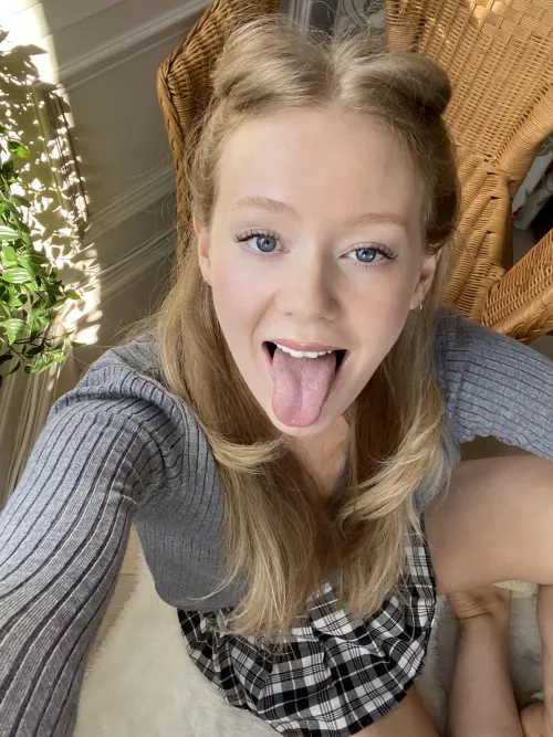 [F] look into my eyes 💋