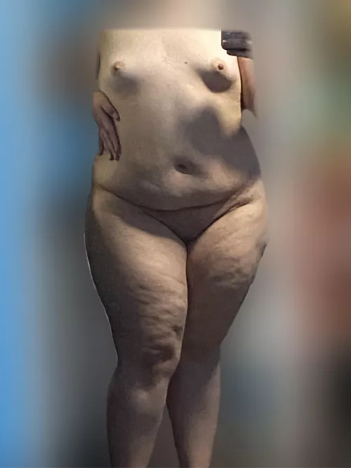 [f21. 5’2] Been having trouble loving myself, but this pic makes me feel like I could’ve been in one of those naked women renaissance paintings haha