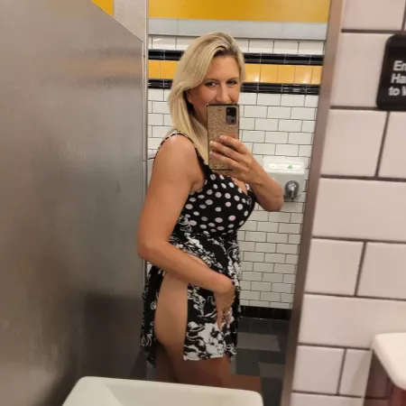 f4m, Currently accepting new subs who I deem to be worthy of my attention. I will only take you on as my sub if I think you are reliable, polite, eager to please and openminded. Let's see if you've got what it takes to serve me. K1k: mistresssarah800