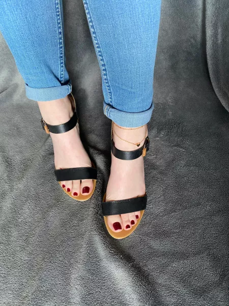 Feel kinda insecure in heels.. Might be because they are ugly😂 What do you think?