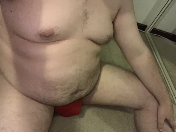 Feeling a little lonely today 🥺 wish I had another big belly to cuddle up to