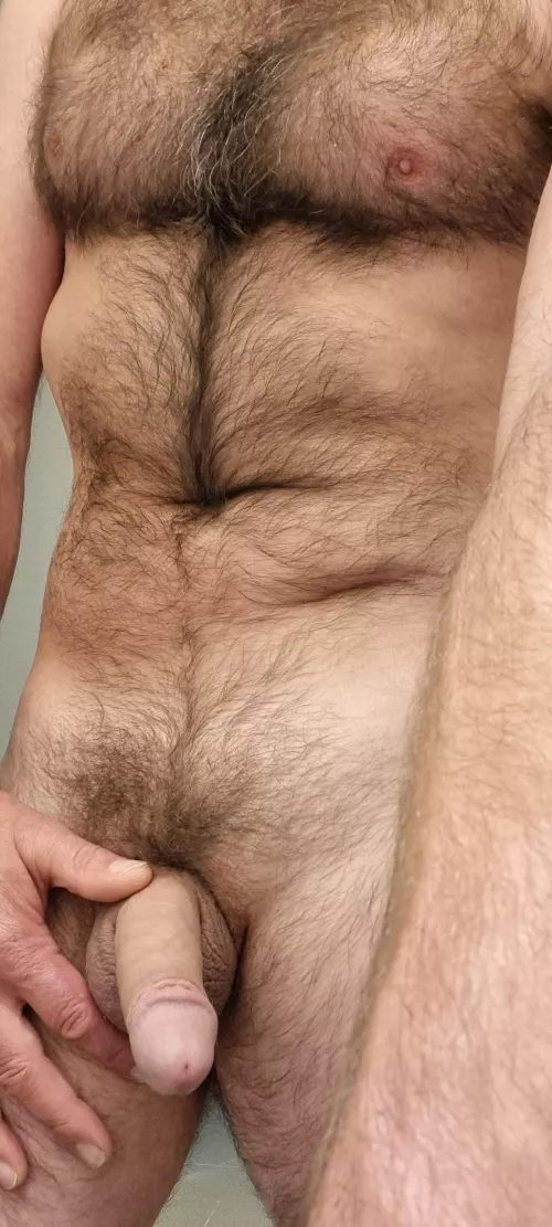 Feeling like i need fur rub any volunteers out there 🤔