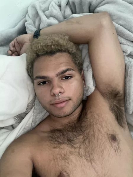 Feeling like sucking some dick. Who’s gonna feed me?