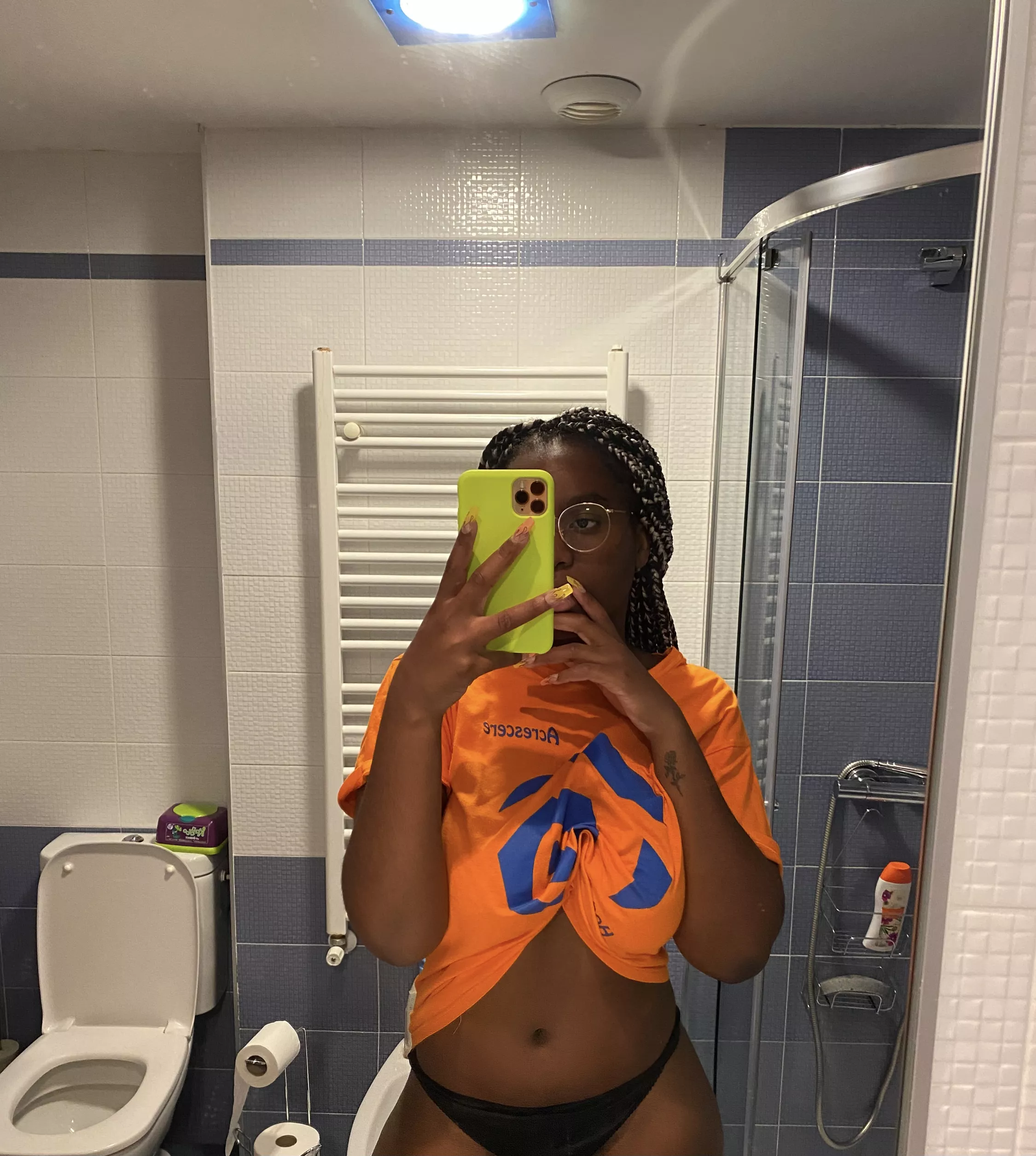Felt kinda cute in this top🥰