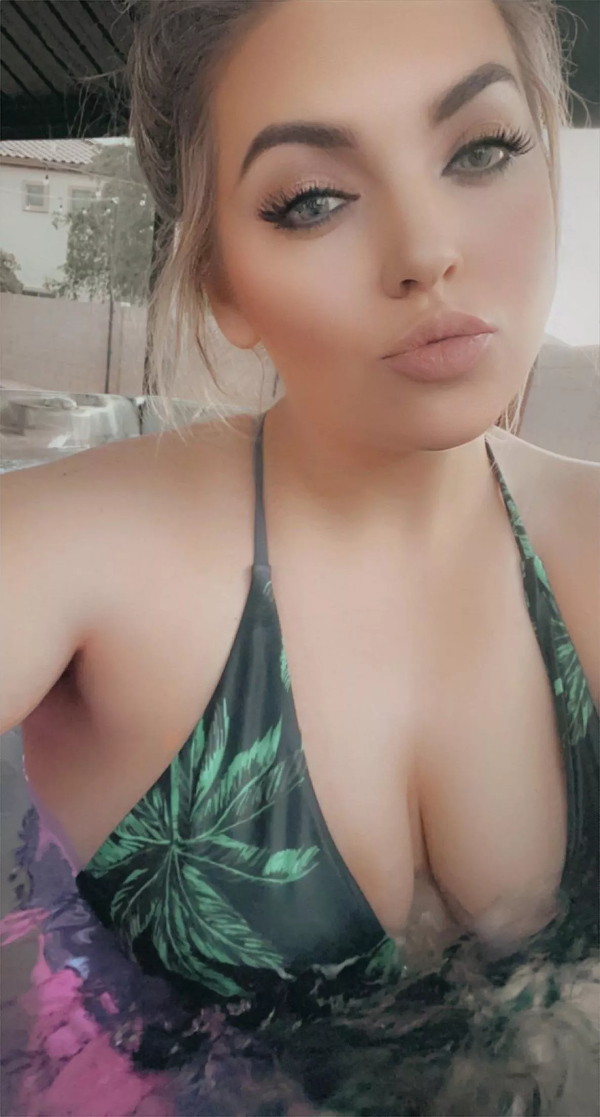 Finally hot tub weather🥰