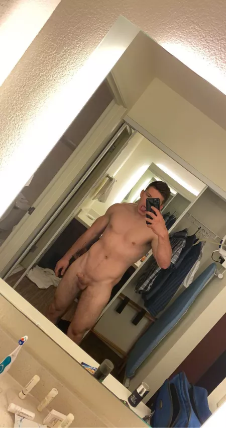 First post here, 21 M :)