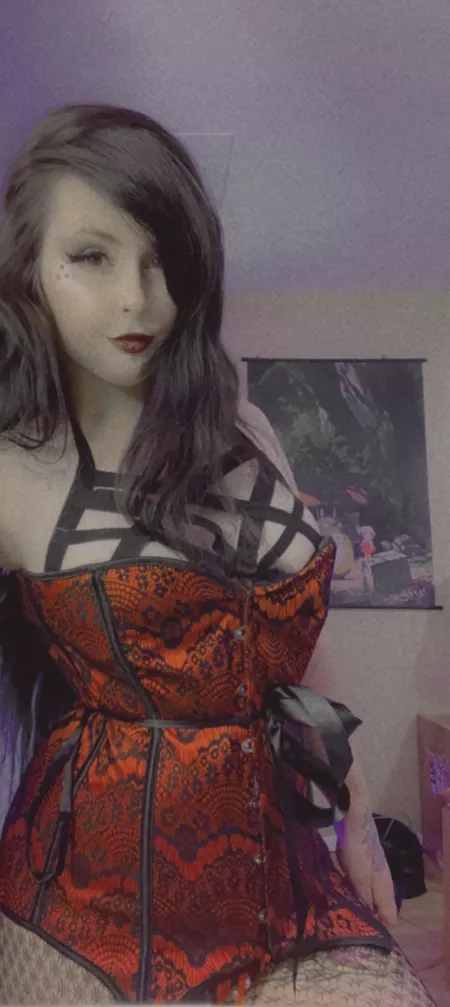 First post here :) hi!