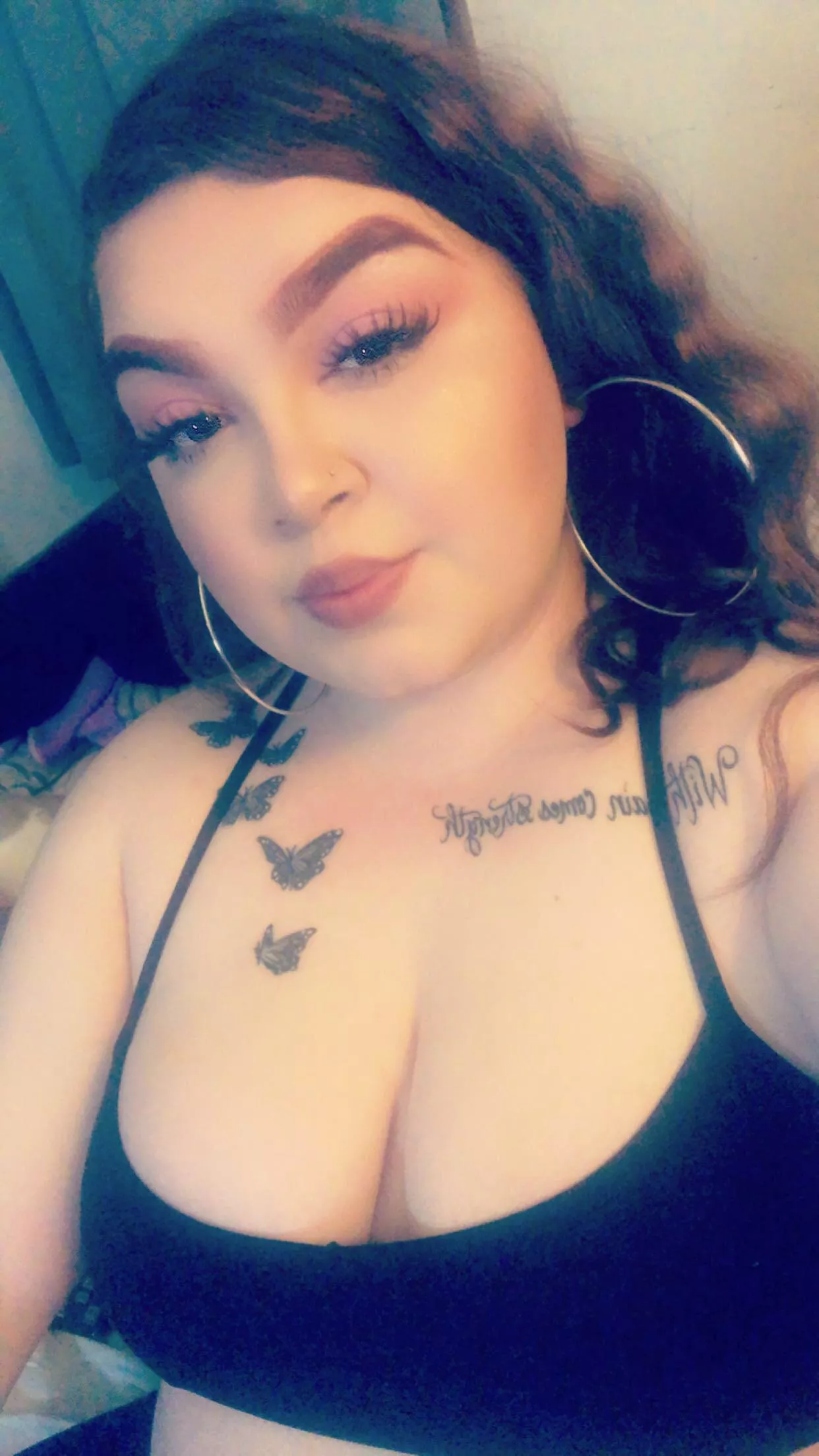 First post here! Message me 🥰🥰