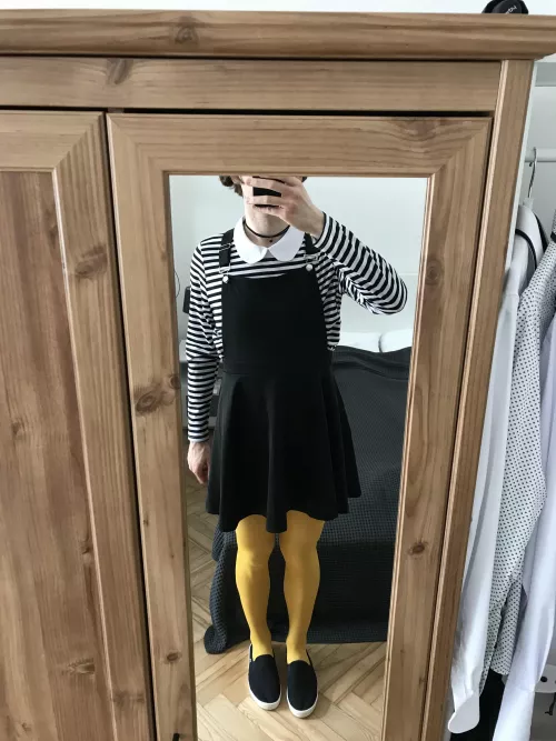 First post here - yellow something.