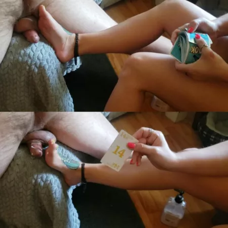 Footjob Card Game Dick Torment 🍆💦 Who do you think won?? 😈🃏