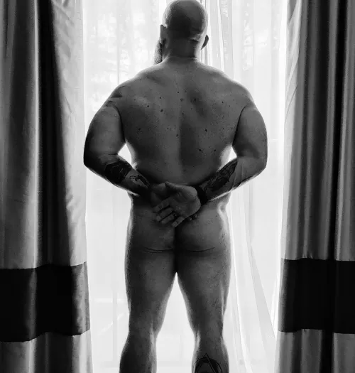 Forearms with a side of ass. 😉