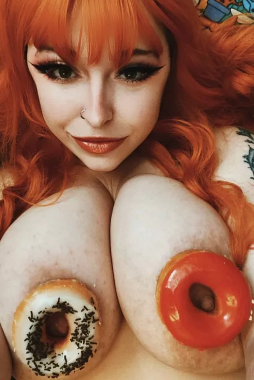 FREE Onlyfans 🔥Busty Cosplay Girl 💕BDSM 🥵 Binding, Ice, Oil 😜 Kinky requests😈 Free link in the comments 👇🏻