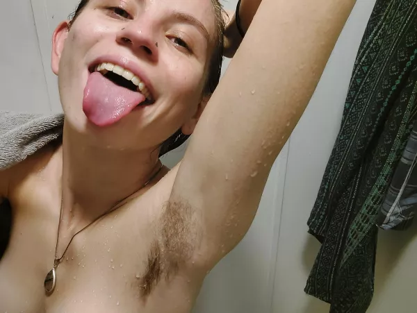 Fresh and cean out the shower 😇