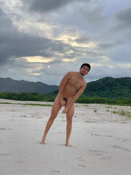 Friday at the nude beach mode on 🏝