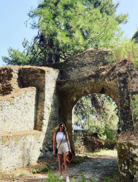 From her Instagram a few hours ago - safe to say she’s still got it…