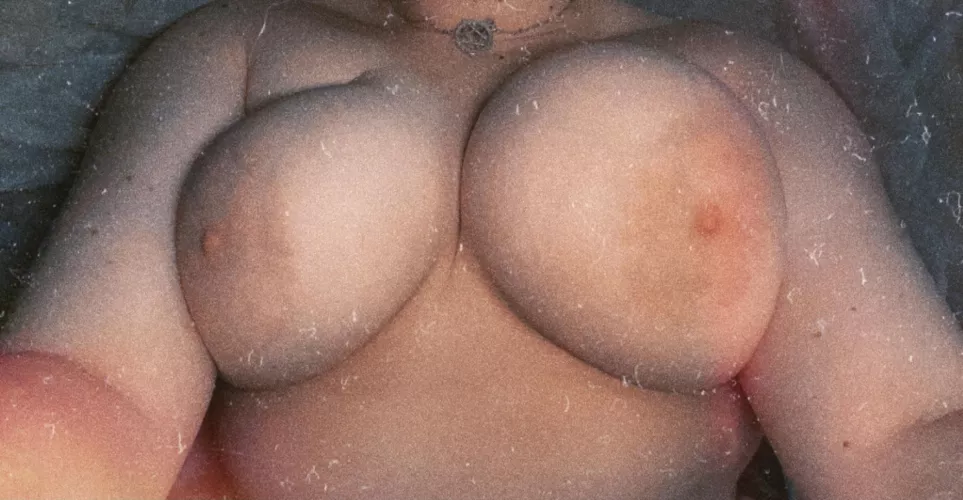 Fuck me while my boyfriend watches ? 😈🖤