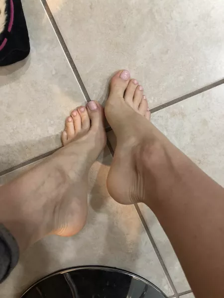 Getting a pedicure!! What color should I go with??