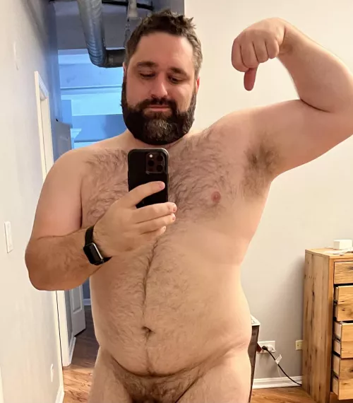 Getting back into the gym and can’t keep my eyes off the otter butt.