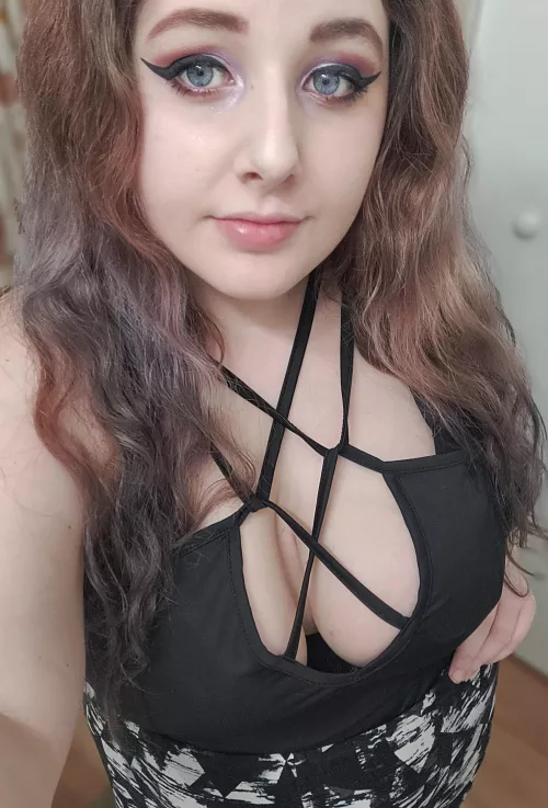 Getting date night ready 💖