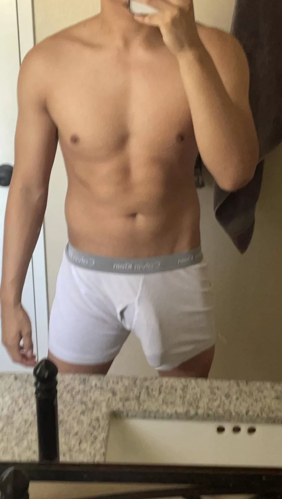 Getting hard rn😌 someone PM me😚