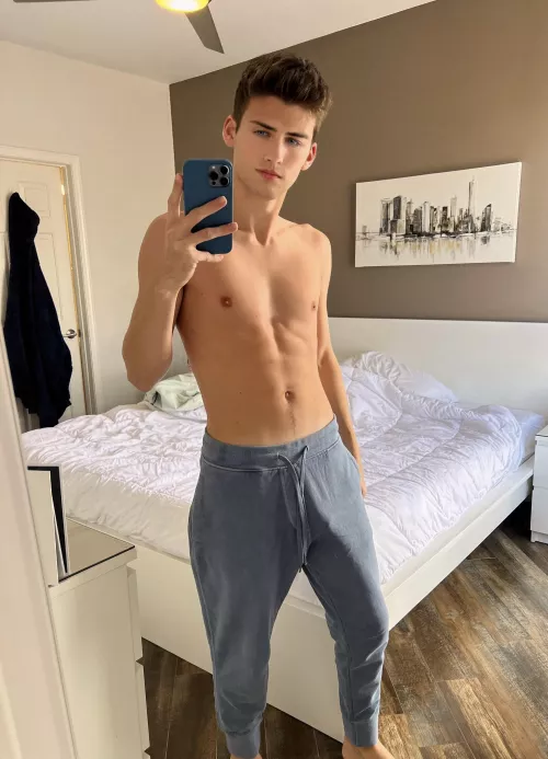 Getting into sweatpants season this morning 😊