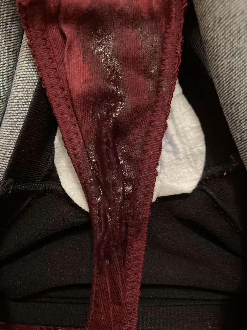 Getting told by strangers online how they would use my body got me all 💦