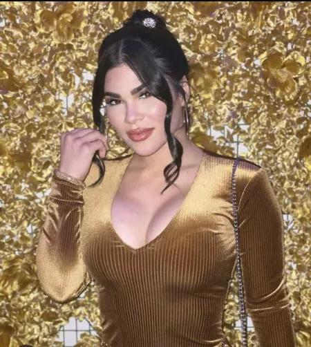 Glitters in Gold Glitters in Gold