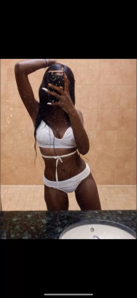 Good morning 😘 a little shy, but ready to have some funnnnn making custom videos for you!