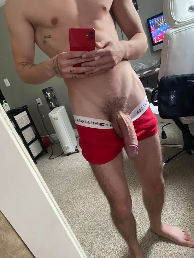 Good Morning 😏 anyone wanna help me out with that?