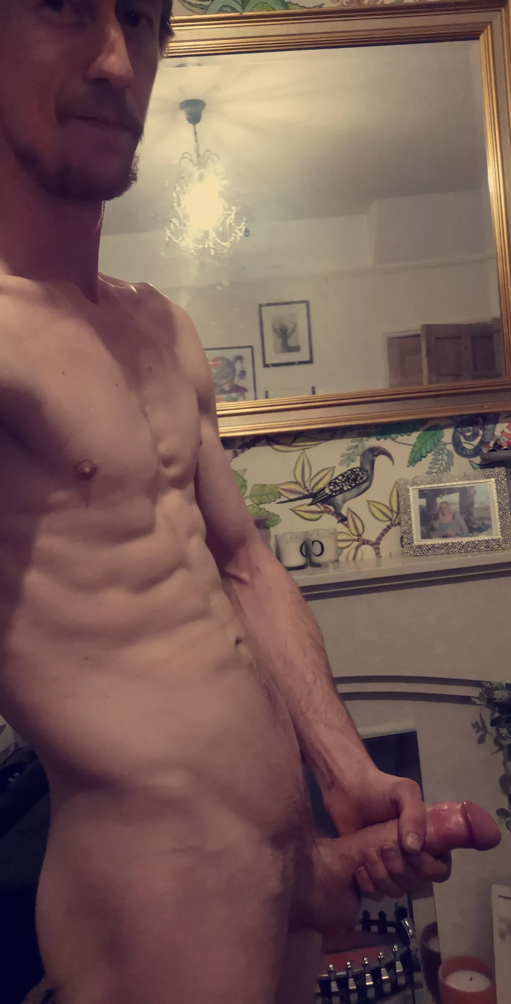Good morning everyone 😘 I want you to spread your legs for me in my inbox and lift up your shirt 😏 I want to cum for you if you turn me on enough 😈🥵