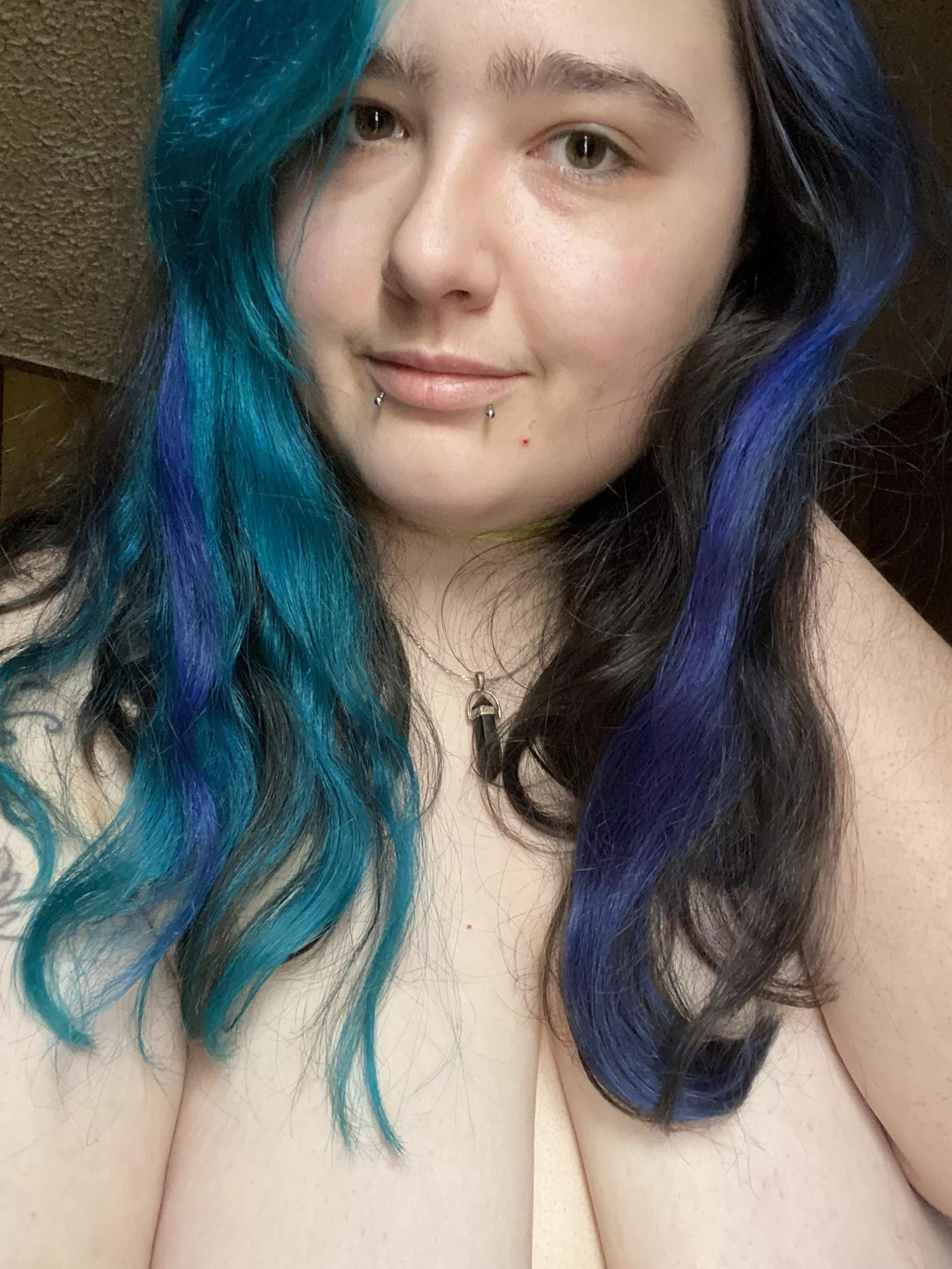 Good morning from this blue haired BBW 💙