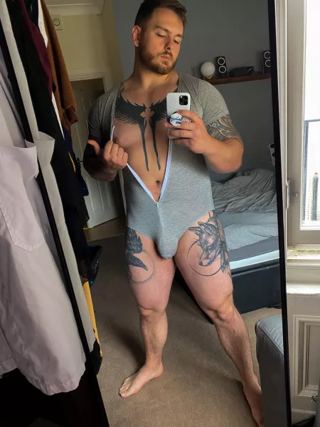 Good morning Reddit, do you like my new outfit?