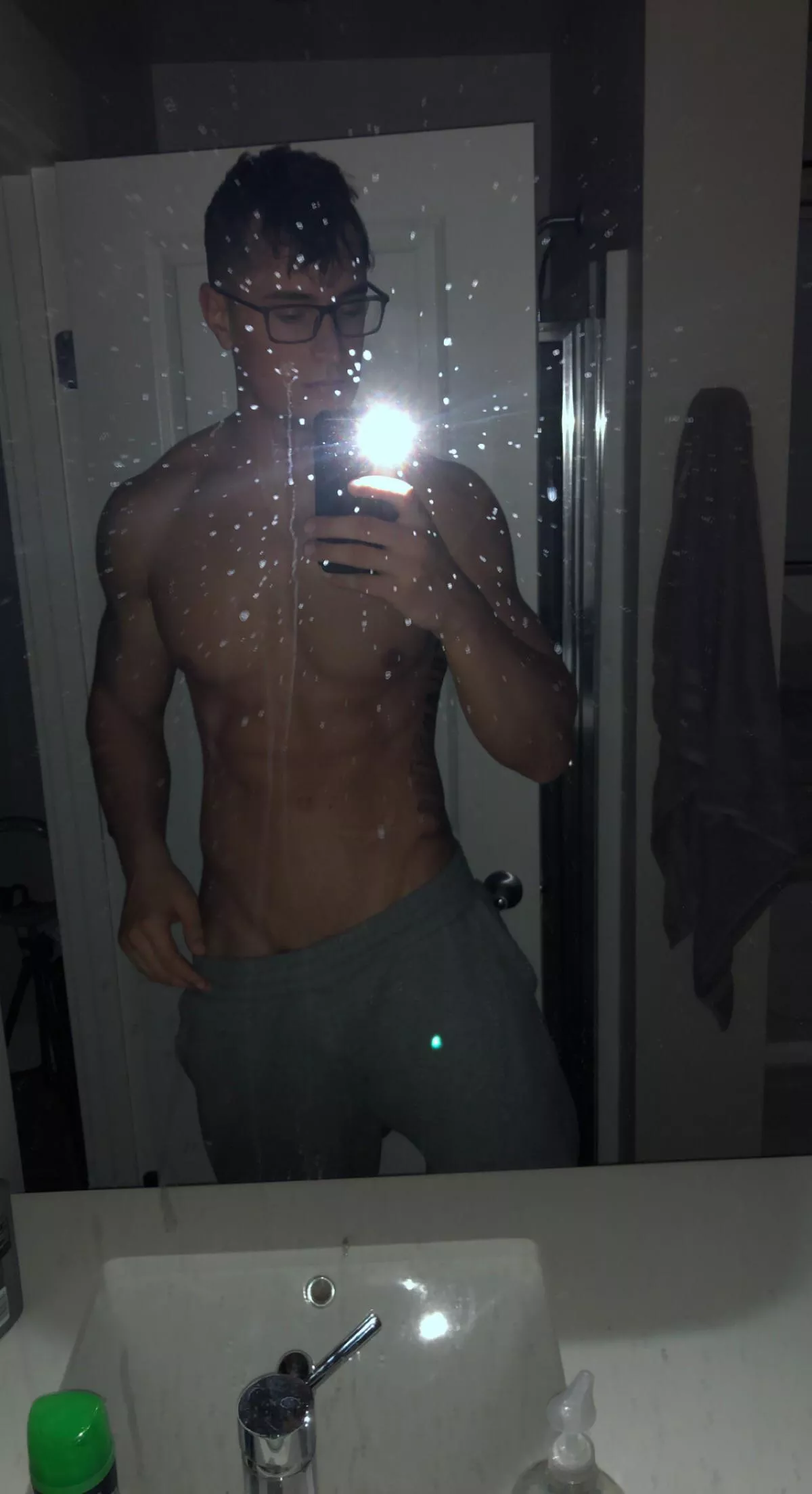 Goodnight all 😏
