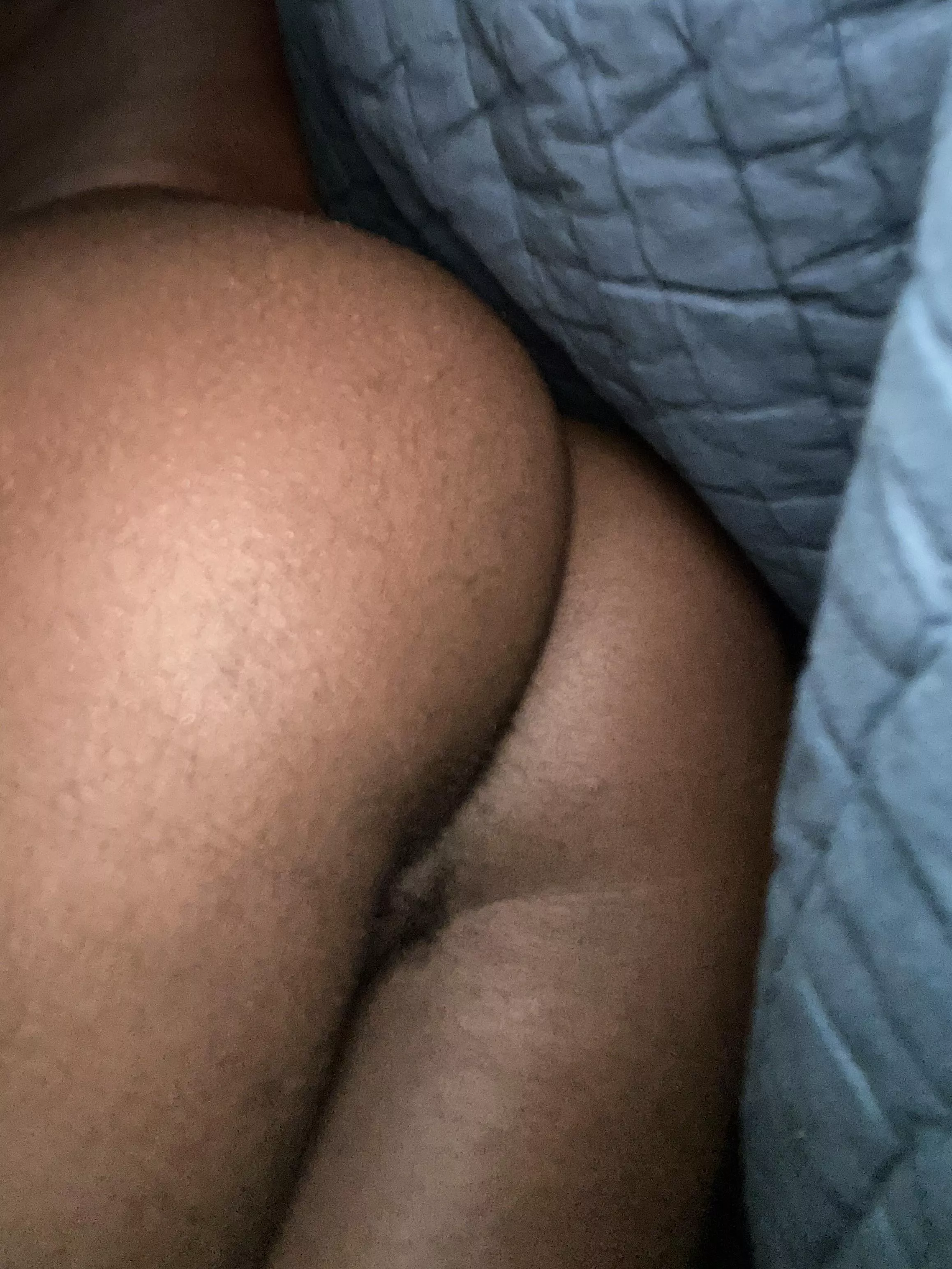 got hot so i took my undies off 🍑