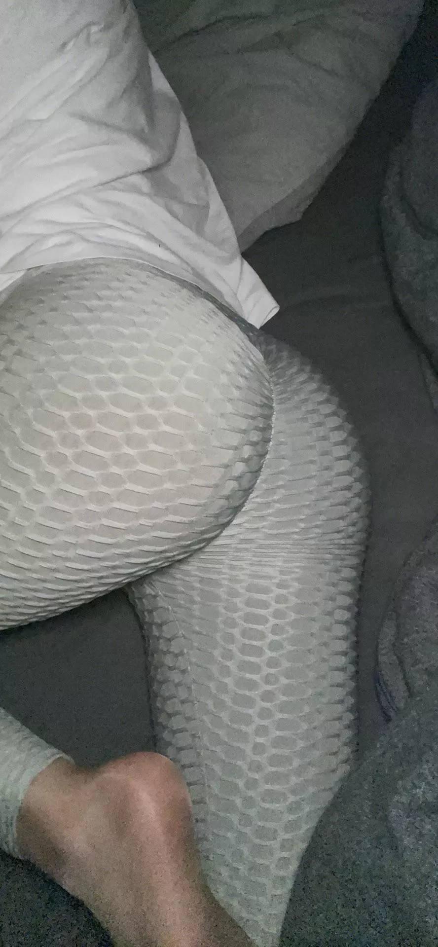 Got very hot in bed with these nylons underneath the yoga pants 🥵