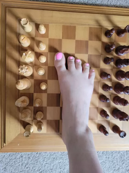 Gotta protect the queen!