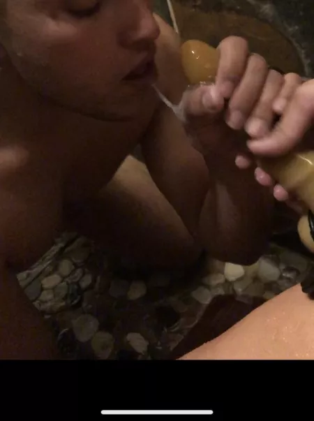 Grindr sucks. Tinder sucks. I want to suck, but can’t seem to find a normal good looking guy. Phx