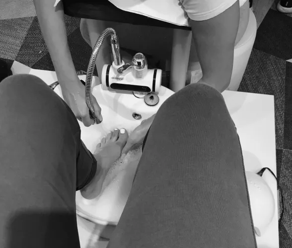 Guess the new color for my cute toes🤗