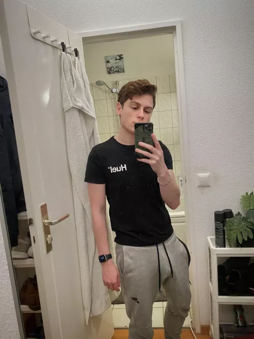 Guy next door type of bulge. Guy next door type of bulge.