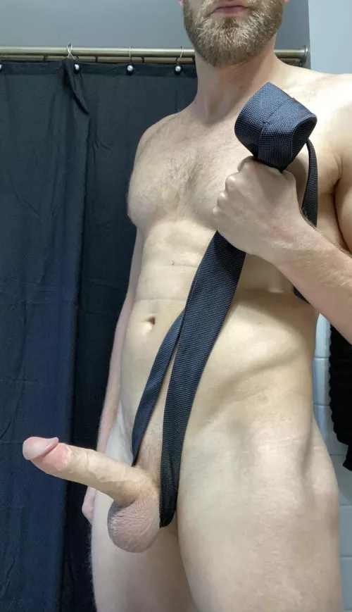 Had some fun after work with this pose. I’d love to see your attempt at this!