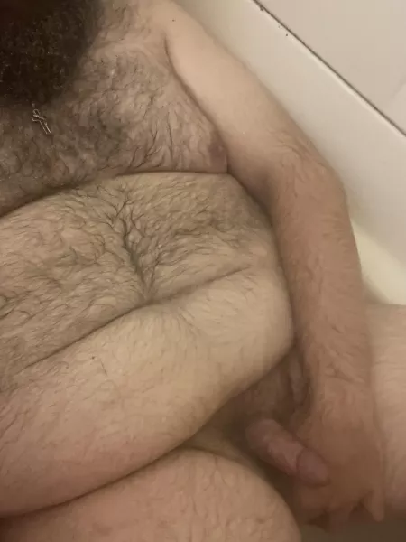 Hanging out in the tub 🛁