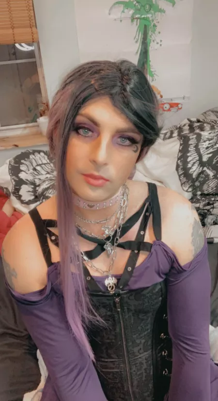 Happy femboy Friday 🖤 Happy femboy Friday 🖤